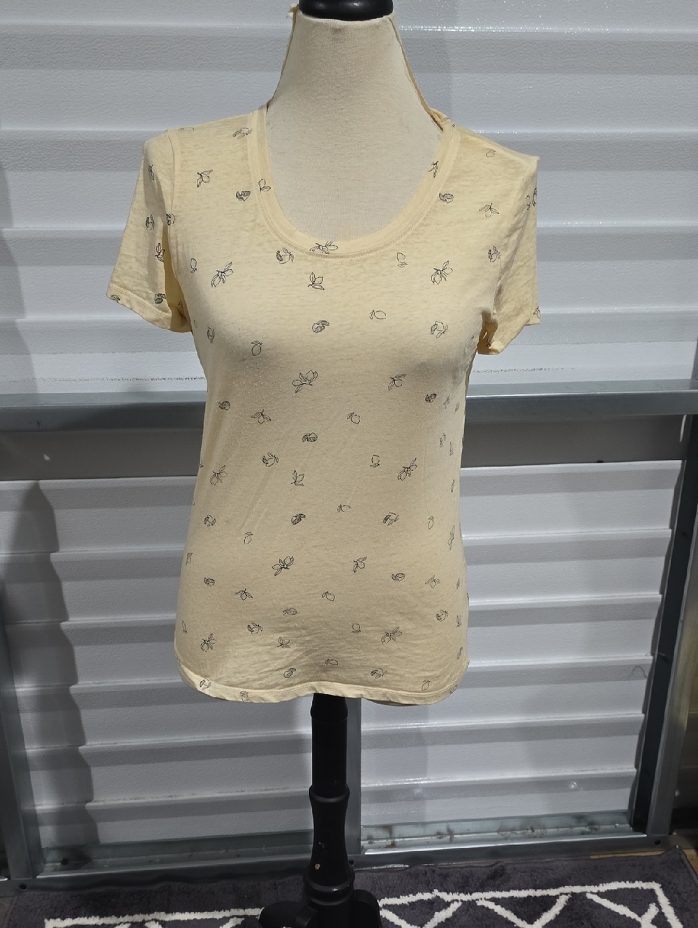 C&C California Pale Yellow Short Sleeve Tee with Tiny Black Motif Print Size S